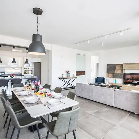 Ferienvilla Olivine Pearl Mit Meerblick By Interhome * プロタラス