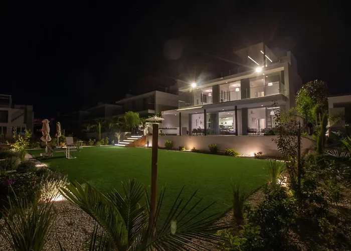 Ferienvilla Olivine Pearl Mit Meerblick By Interhome