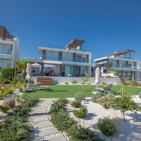 Ferienvilla Olivine Pearl Mit Meerblick By Interhome Case de vacanță *
