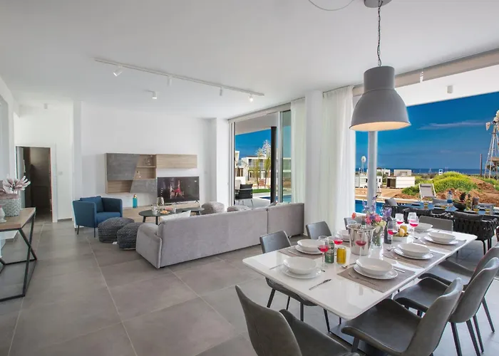 Case de vacanță Ferienvilla Olivine Pearl Mit Meerblick By Interhome Protaras