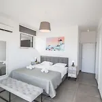 Ferienvilla Olivine Pearl Mit Meerblick By Interhome Feriehus *